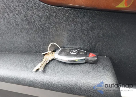 2012 Mercedes-Benz Glk 350 4Matic z USA, uszkodzony, nr VIN WDCGG8HB1CF903431